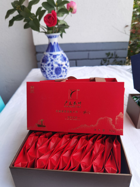 【大別山精神系列一特級信陽紅茶伴手禮（匠心）】大別山脈、核心產(chǎn)區(qū)、高山茶園、匠心制作  980元/盒