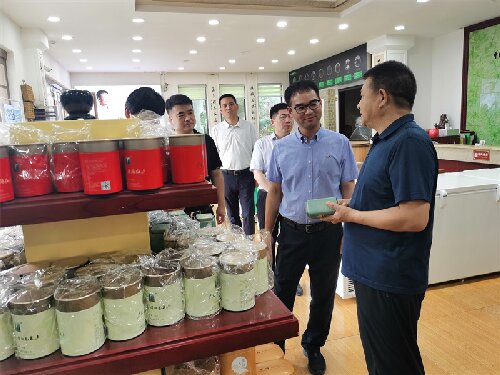 2023年7月13日，中國郵政集團公司河南省分公司夏總一行蒞臨廣義茶印象園參觀指導，給予我司發(fā)展高度評價